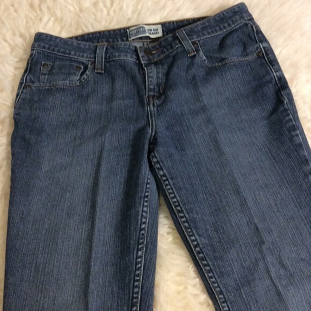 🌻• Levi’s Low Rise Jeans •🌻 - Picture 4 of 8